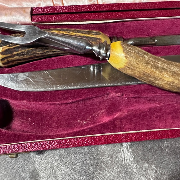 Old Sheffield Stag Horn Carving Set with Nickel Silver end caps. - Picture 3 of 10